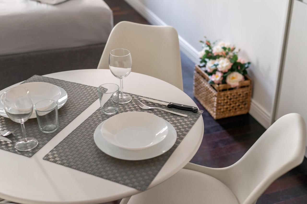 We - Bandello House, Corso Magenta Milaan